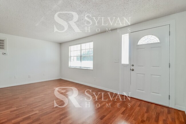 Foto del edificio - Lovely 2BR 1BA updated home