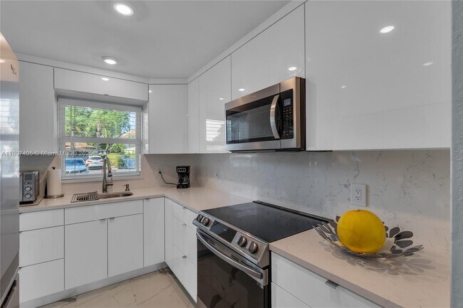 Foto del edificio - 1340 NE 28th Ave