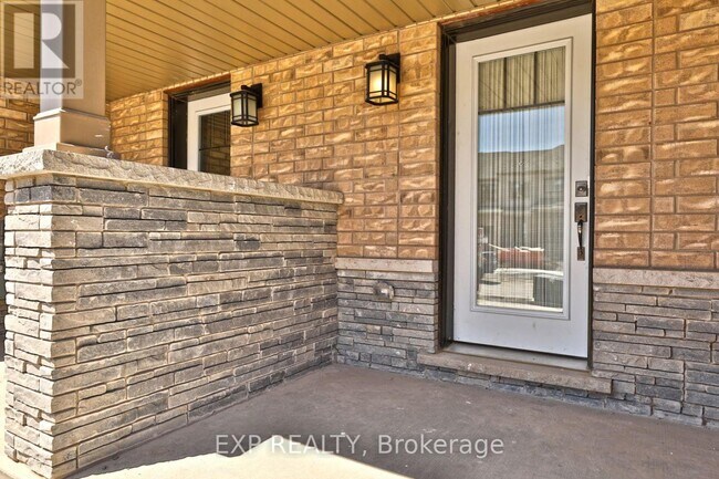 Building Photo - 7 Pagebrook Cres