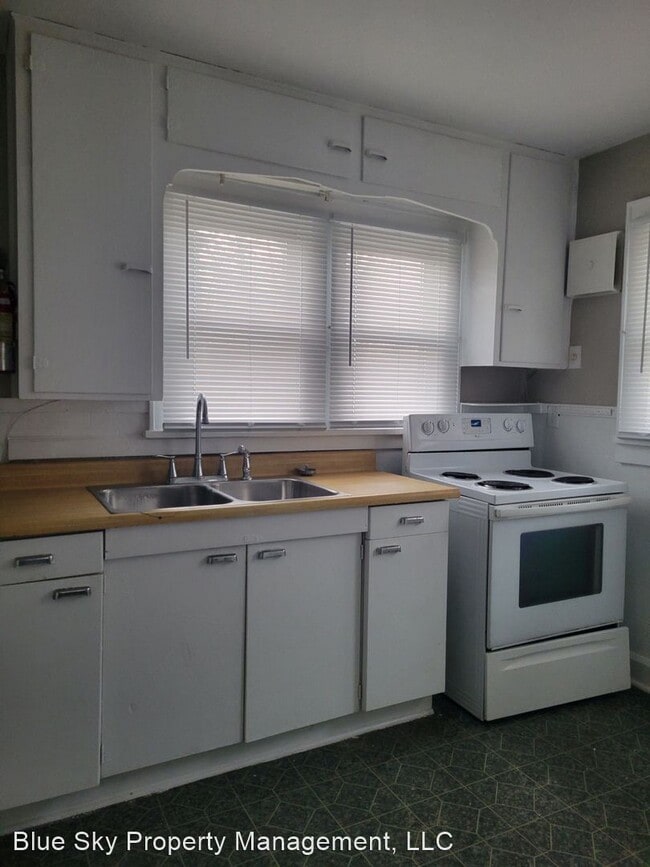 Building Photo - 4 br, 1 bath House - 1412 W. Bethel Ave.