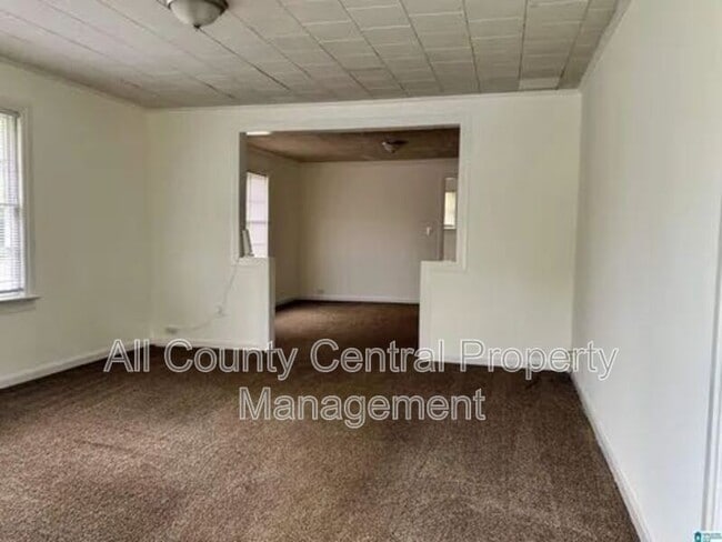 Building Photo - 5417 Holland Ave