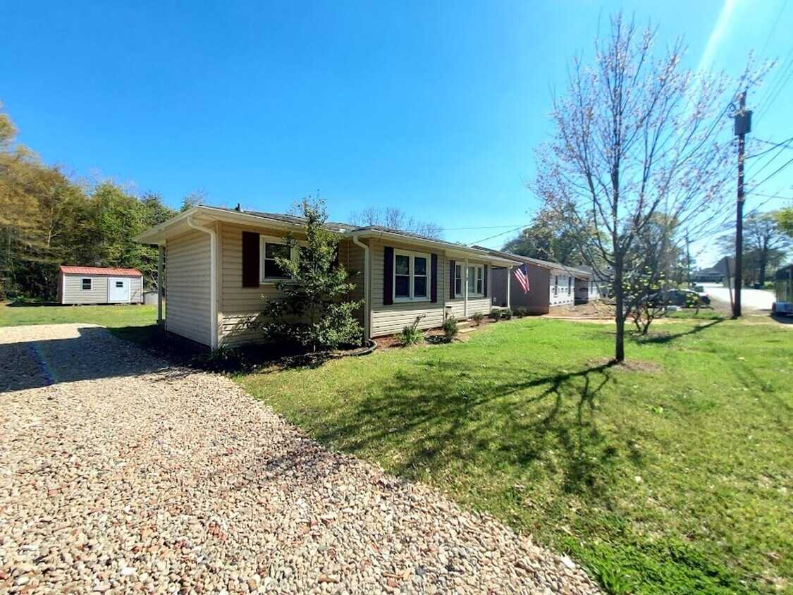 Primary Photo - 2 Bedroom House in West Pelzer