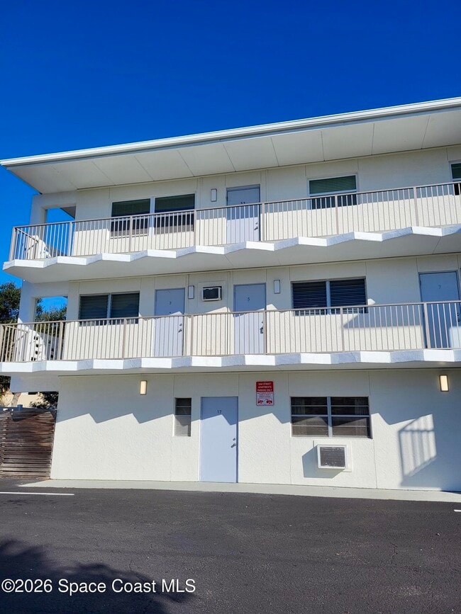 Building Photo - 1425 Oak St