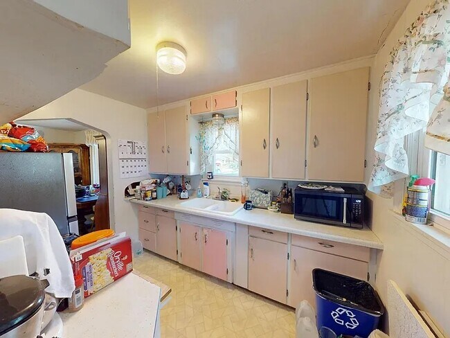 Foto del edificio - 430 Ulstad Ave