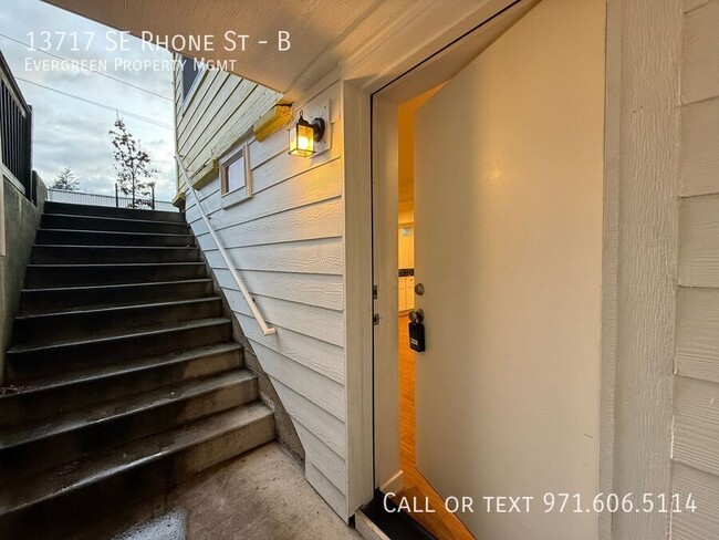 Photo - 13717 SE Rhone St Apartment