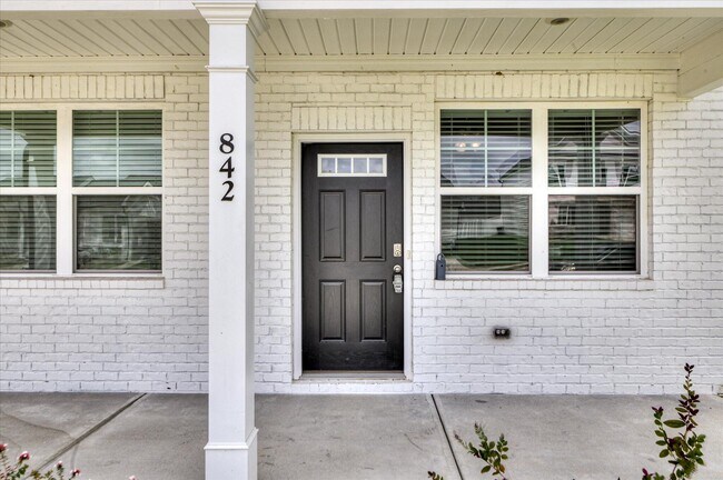 Building Photo - 842 Feldspar