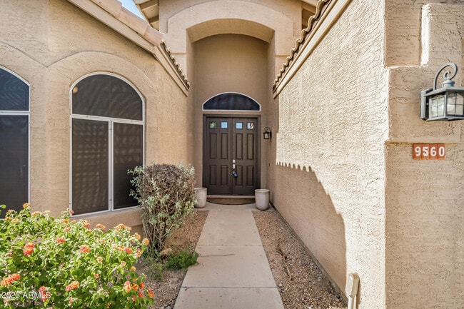 Foto del edificio - 9560 E Rockwood Dr