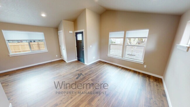 Foto del edificio - 221 Laurel St