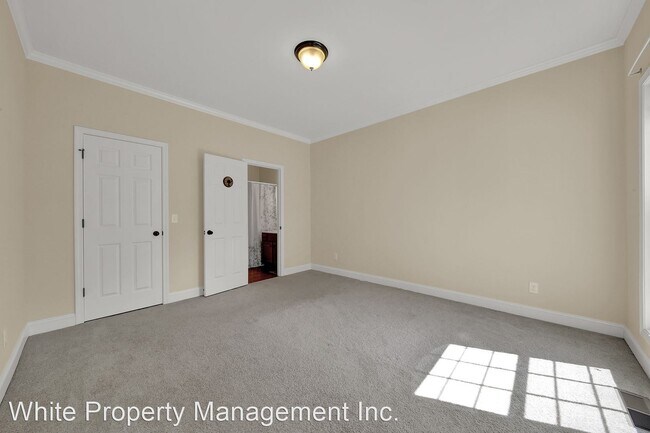 Building Photo - 4 br, 4.5 bath House - 1185 Reservation Road