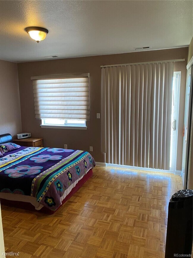 Foto del edificio - 4 br, 2 bath House - 420 S Sheridan Boulevard