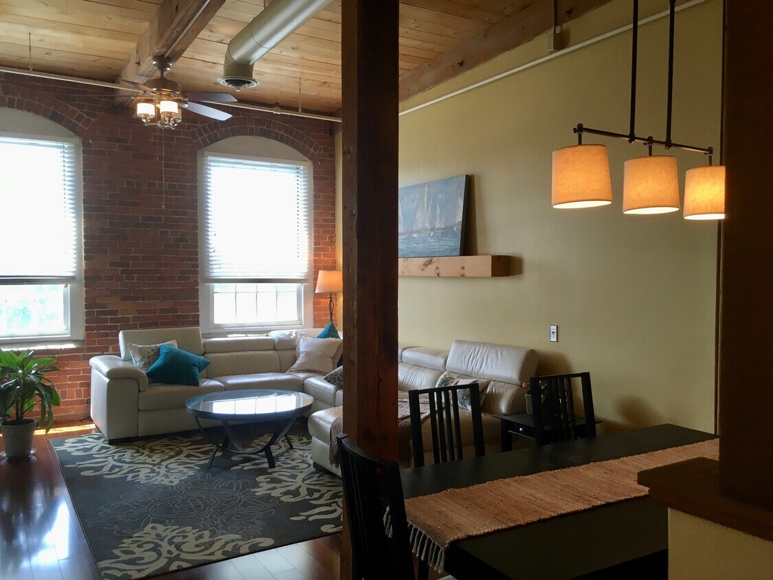 92 Main St, Deep River, CT 06417 Condo for Rent in Deep River, CT