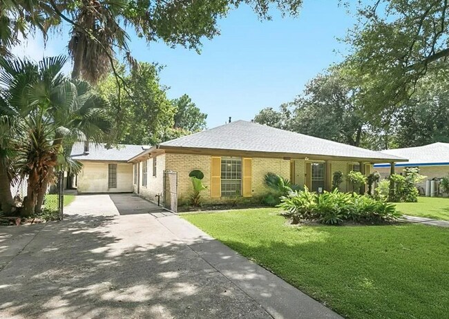 Foto del edificio - 5933 Dover Pl