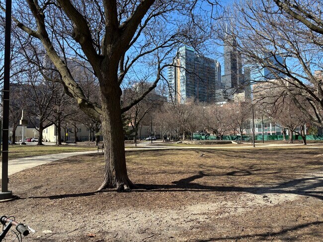 Foto del edificio - 901 S Plymouth Ct