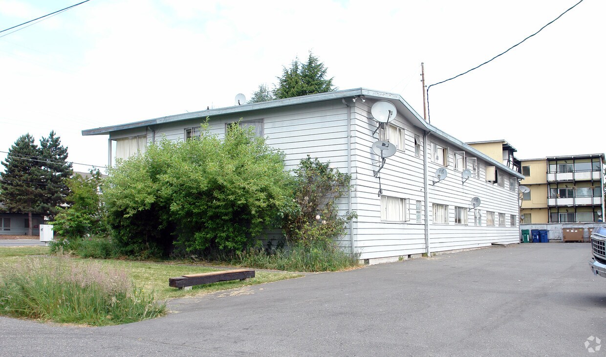 Building Photo - 12700 Greenwood Ave N