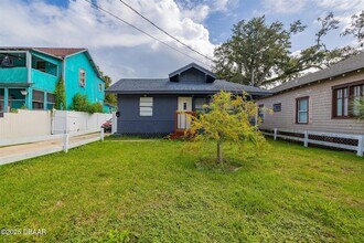 Building Photo - 121 Bellevue Ave