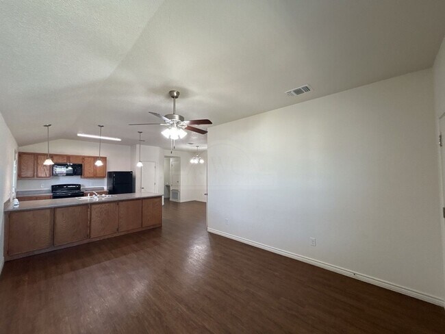 Foto del edificio - 5706 Lariat Ct