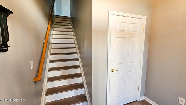 Building Photo - 51 Farrah Dr