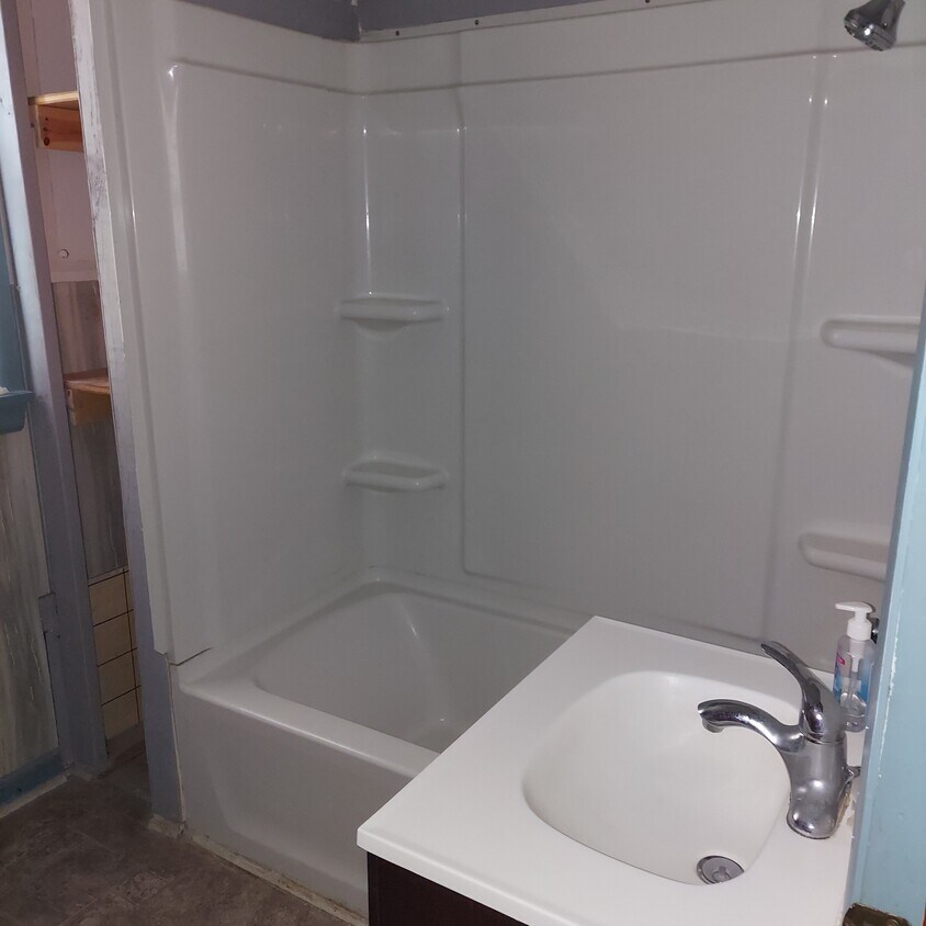 Building Photo - 1020 Bond St