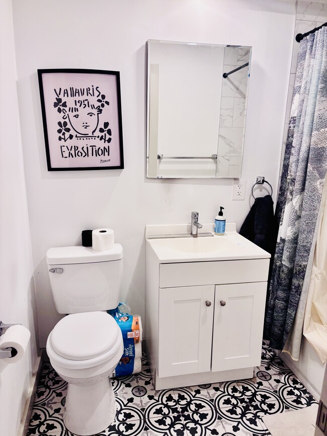 Foto del edificio - 49 Columbia Tpke