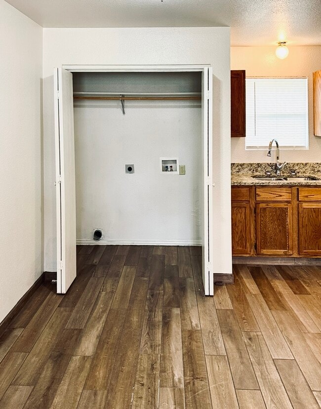 Building Photo - 505 Arch St