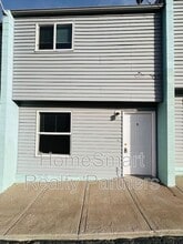 Building Photo - 165 D Grn