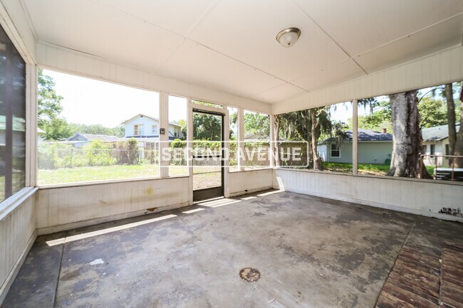 Building Photo - 6914 Vermillion ST