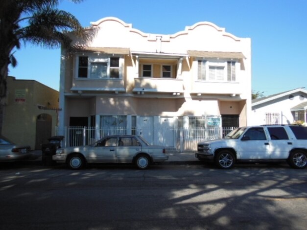 Primary Photo - 3877 Denker Ave