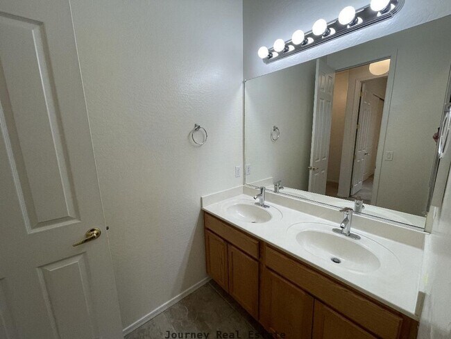 Foto del edificio - 5433 N Pierce Ln