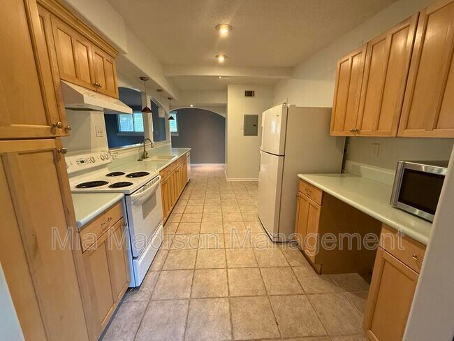 Building Photo - 146 Jacquelyn Dr