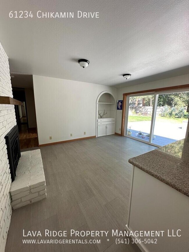 Foto del edificio - 61234 Chikamin Dr