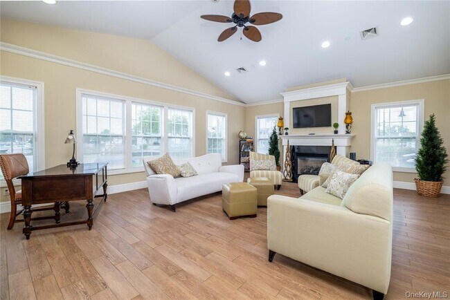 Foto del edificio - 36 Nicole Ct