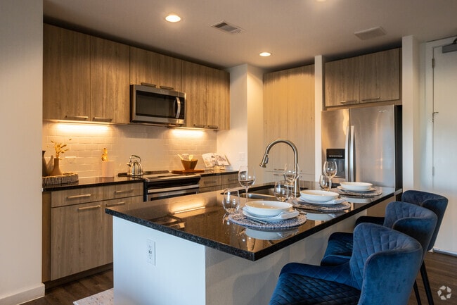 B1 - Kitchen - Avenue Grove Apartments