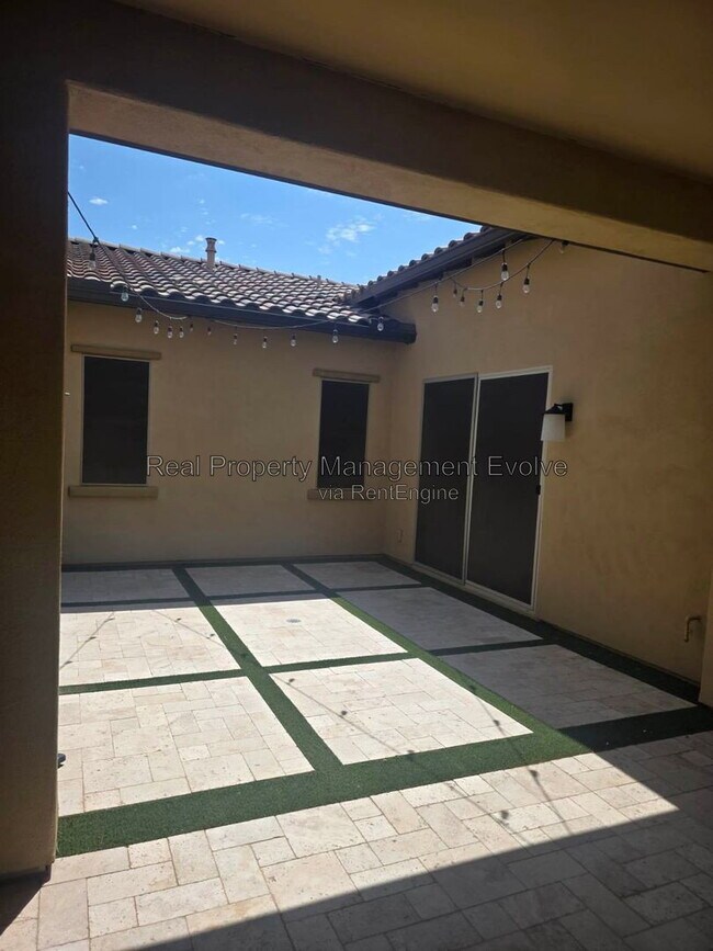 Foto del edificio - 2307 E Mahogany Pl