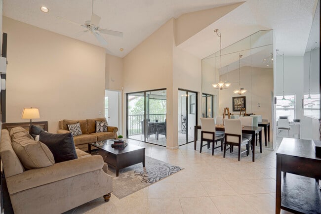 Foto del edificio - 5915 Parkwalk Dr