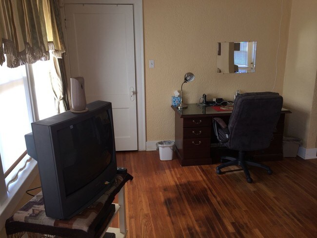 Foto del edificio - 609-609 W 1st St