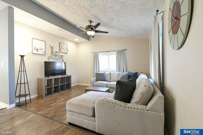 Foto del edificio - 2 br, 1 bath House - 4110 Dunn Ave