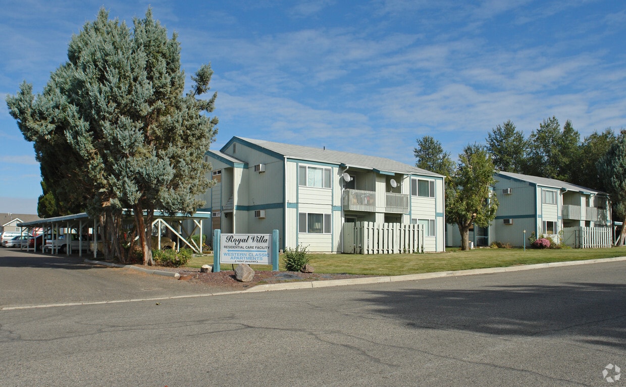 Primary Photo - Western Classic Apartments
