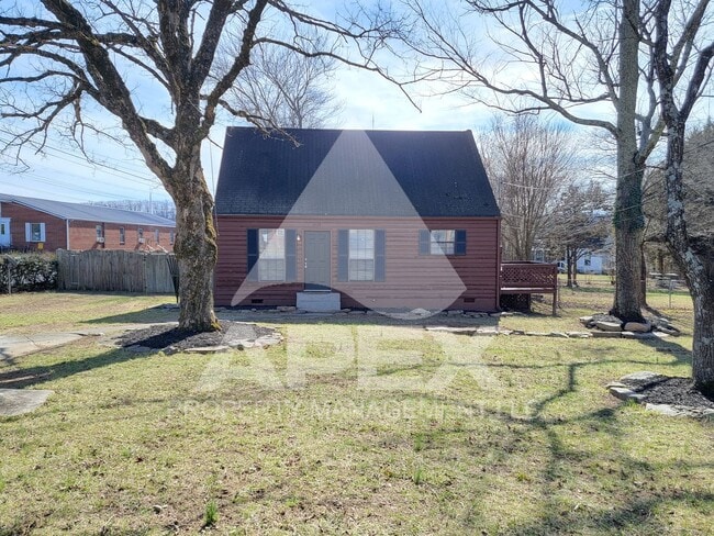 Building Photo - 3 Bd - 2 Ba Single Family Home in North Knoxville - Fountain City!