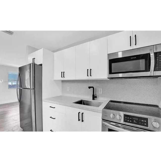 Foto del edificio - 7985 NW 12th Ct