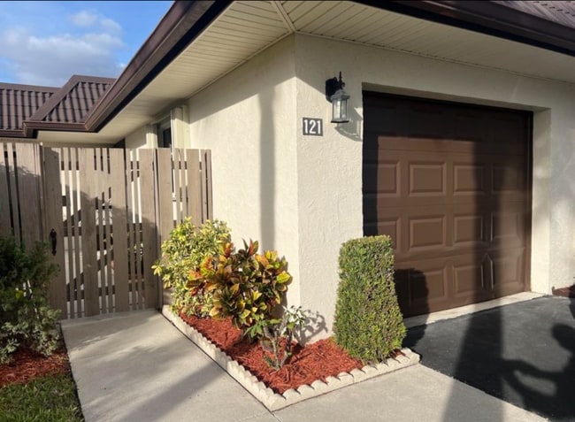 Photo - 121 Lake Paula Dr Apartment