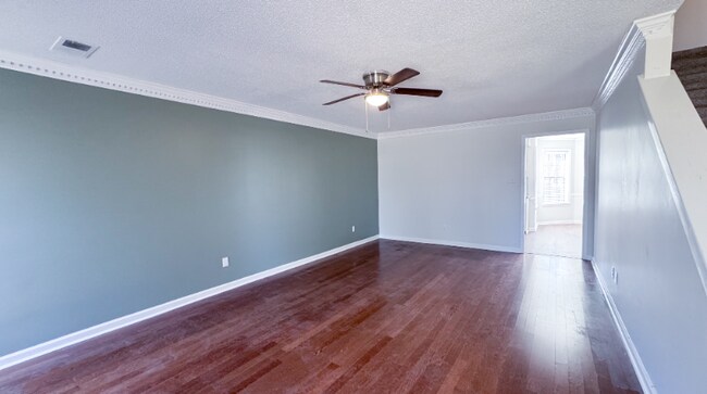 Foto del edificio - 6641 Blue Spruce Dr