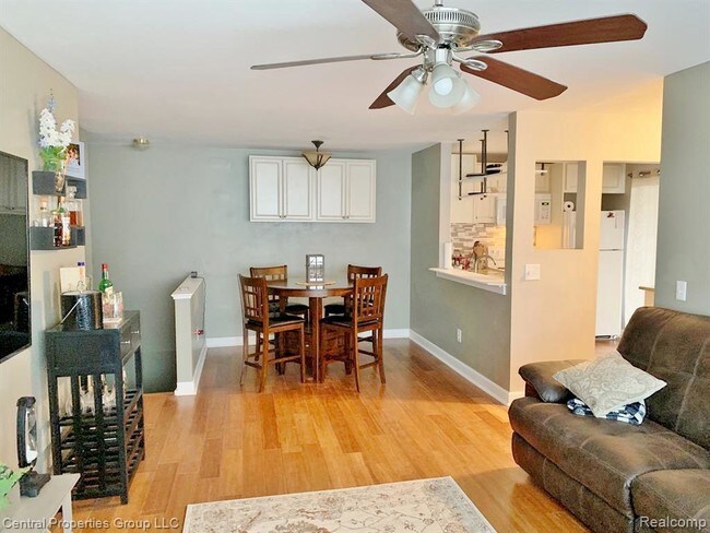 Building Photo - 45000 Bayview Dr