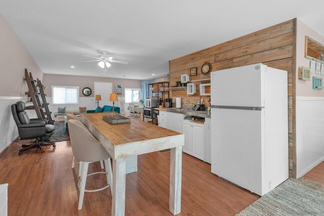 Building Photo - 920 Chapin Dr