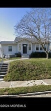 Building Photo - 4 Oakwood Ave