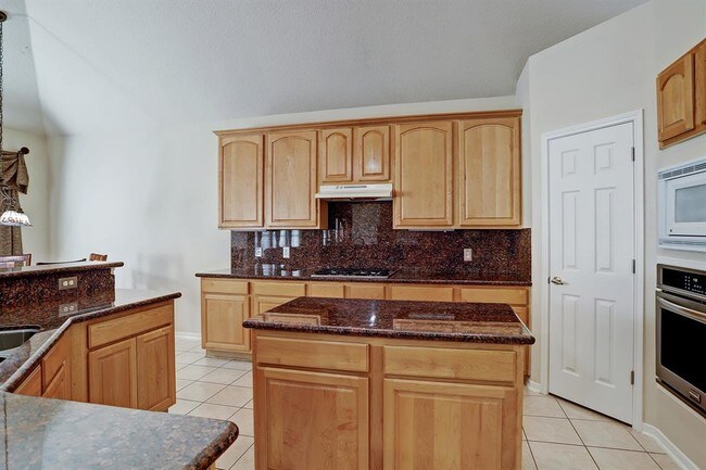 Building Photo - 9315 Stoney Lake Dr