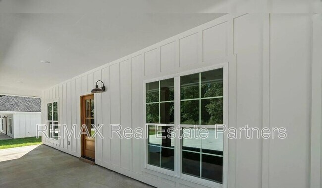 Building Photo - 43 Dearman Rd