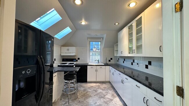 Foto del edificio - 103 University Rd