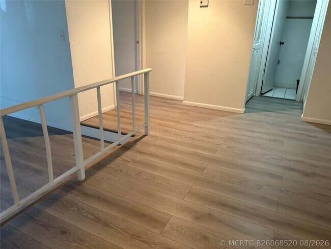 Building Photo - 3710 Inverrary Dr
