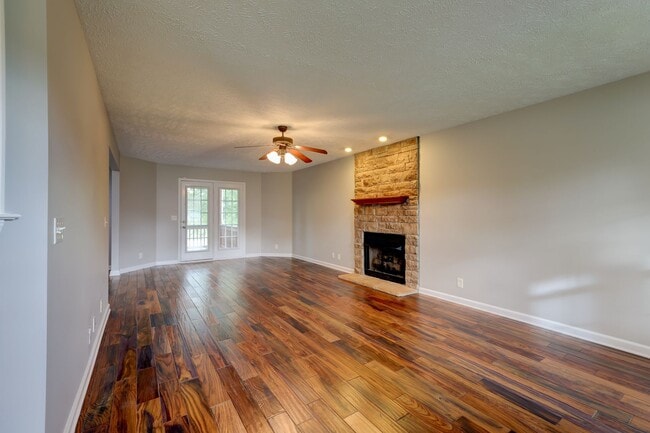 Building Photo - 791 Colin Ct