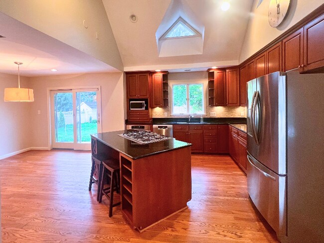 Building Photo - 1451 Pathfinder Ln